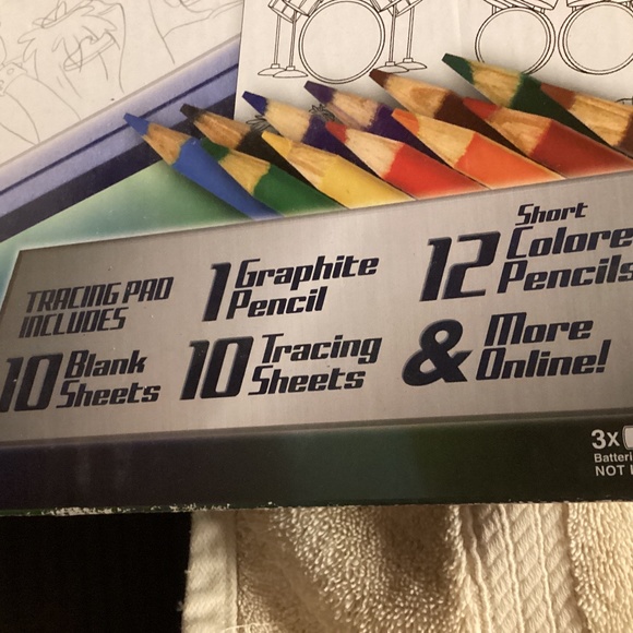 CRAYOLA Brand New Light Up Tracing Pad Bright LED, Ultra Thin Tablet - Picture 9 of 9